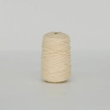 Charger l&#39;image dans la galerie, Fil à tufter 100% laine écru sur cône (009) Tesserashop